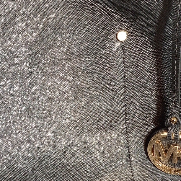 Michael Kors Walsh Shoulder Bag - Picture 8 of 9